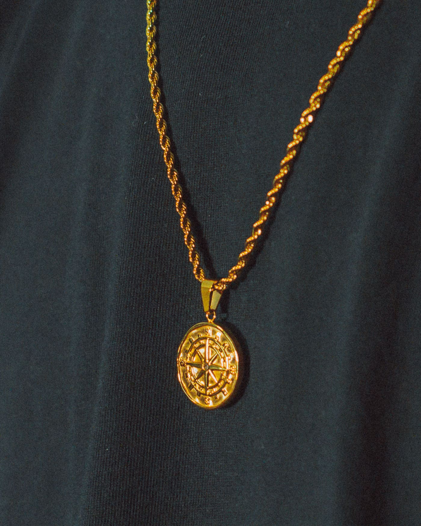 Compass Pendant + Rope 2.5mm - Gold